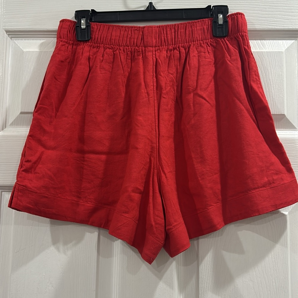 NWOT- Women’s Abercrombie & Fitch Linen Blend Pull On shorts Size M